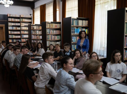 In Romania, Students See Parallels Between Today and the Pre-Holocaust Era