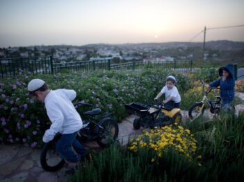 A Fanatical Israeli Settlement Is Funded by New York Suburbanites
