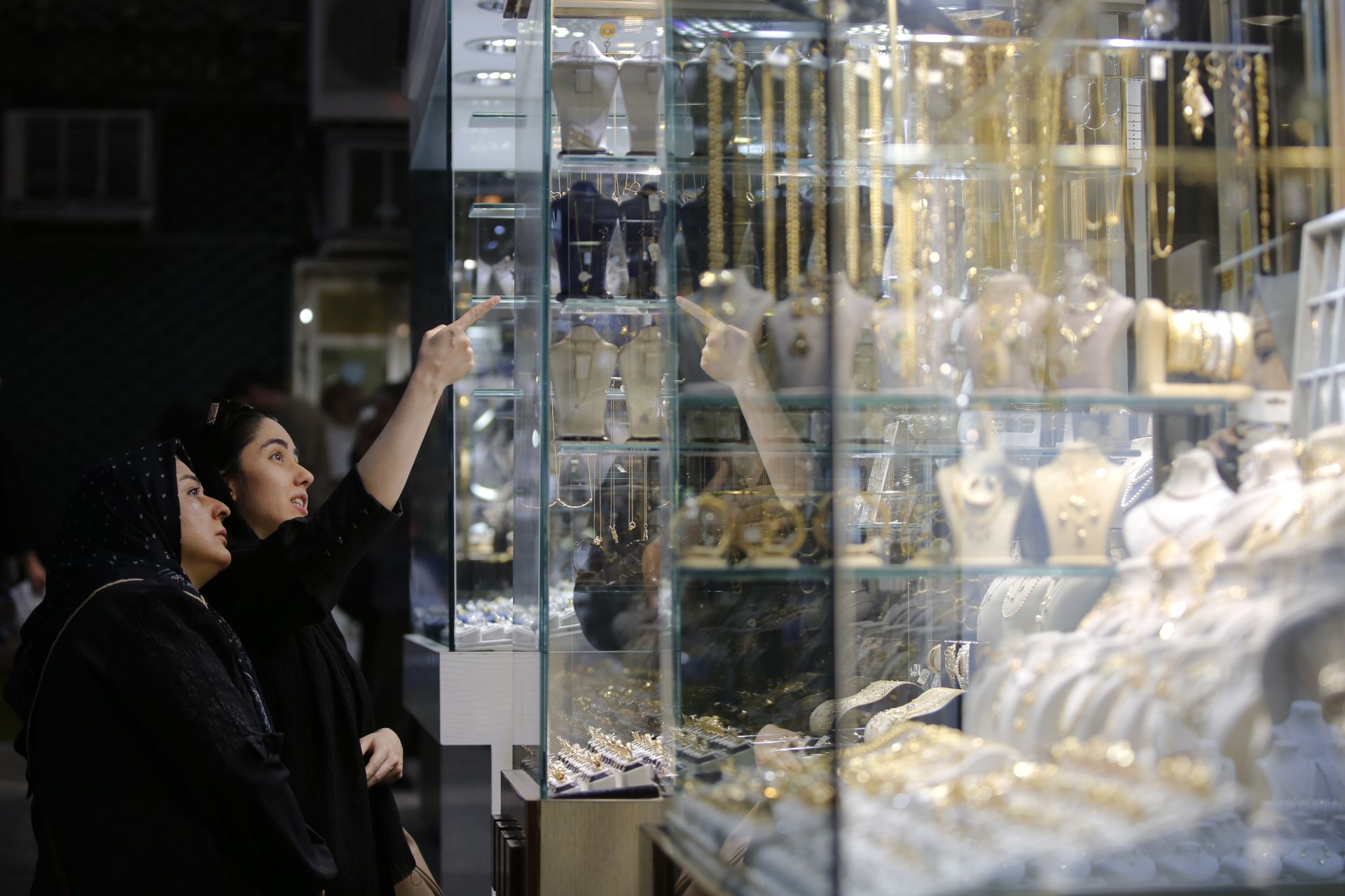 Why Iran Is Witnessing a Gold Rush