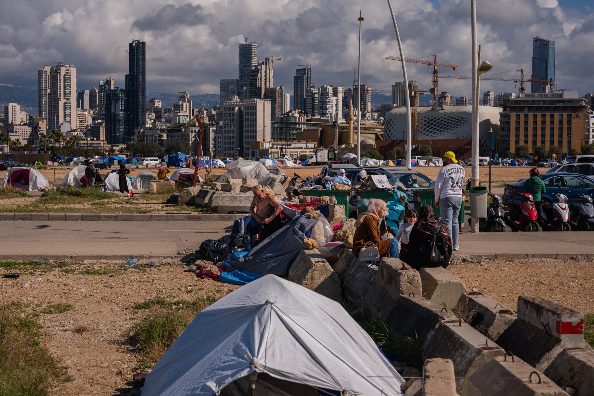 Does Israel Prefer Weak Neighbors?