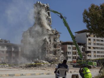 Toxic Earthquake Waste Endangers Lives in Turkey