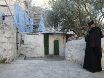 In the Holy Land, Six Christian Faiths Jockey for Power at the Church of the Holy Sepulchre